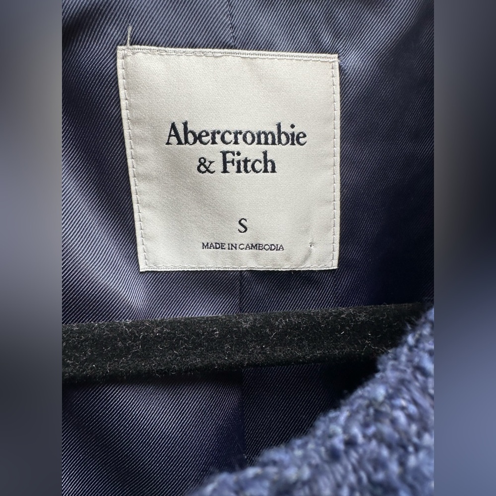 Abercrombie & Fitch Navy Bouclé Crop Jacket with Gold Buttons - Picture 5 of 5